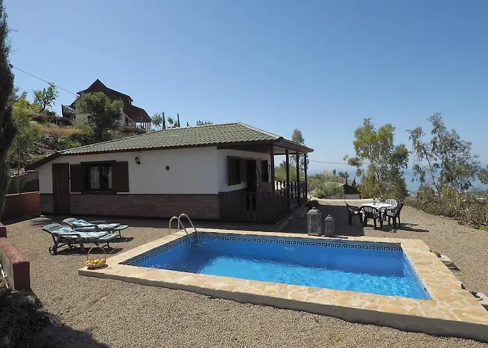 Cozy House With Private Pool